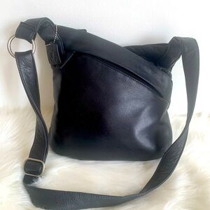 Elegant Black Leather Shoulder Bag